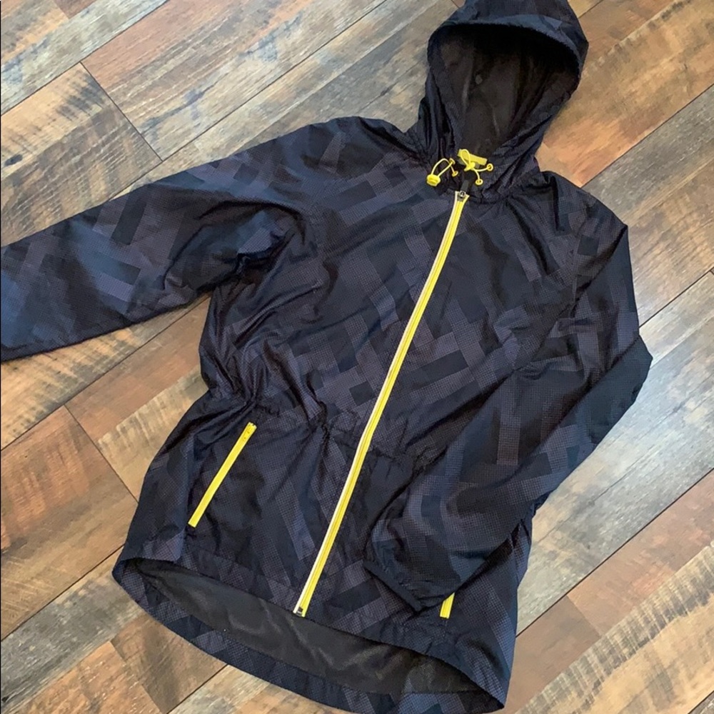 Lightweight windbreaker jacket